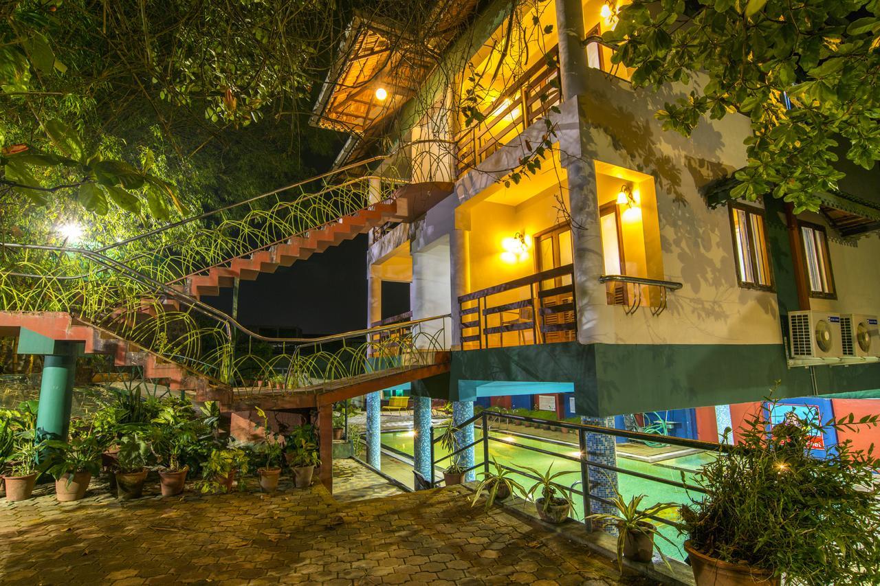 Hotel Haritagiri à Kalpatta Extérieur photo
