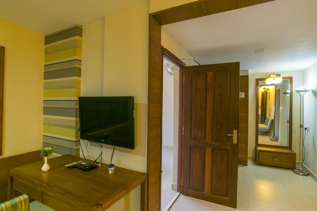 Hotel Haritagiri à Kalpatta Extérieur photo