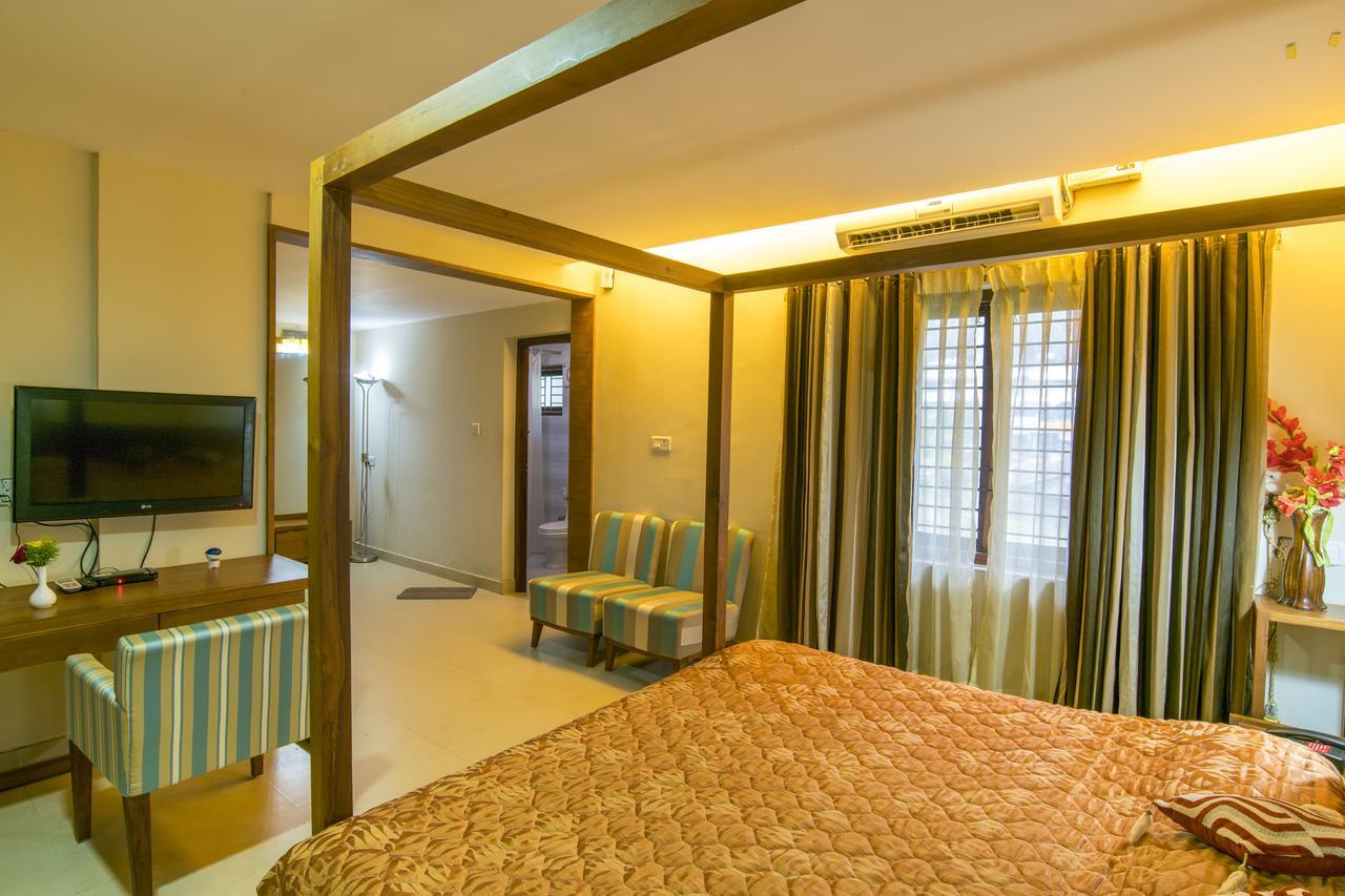 Hotel Haritagiri à Kalpatta Extérieur photo