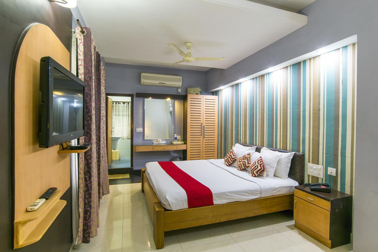 Hotel Haritagiri à Kalpatta Extérieur photo