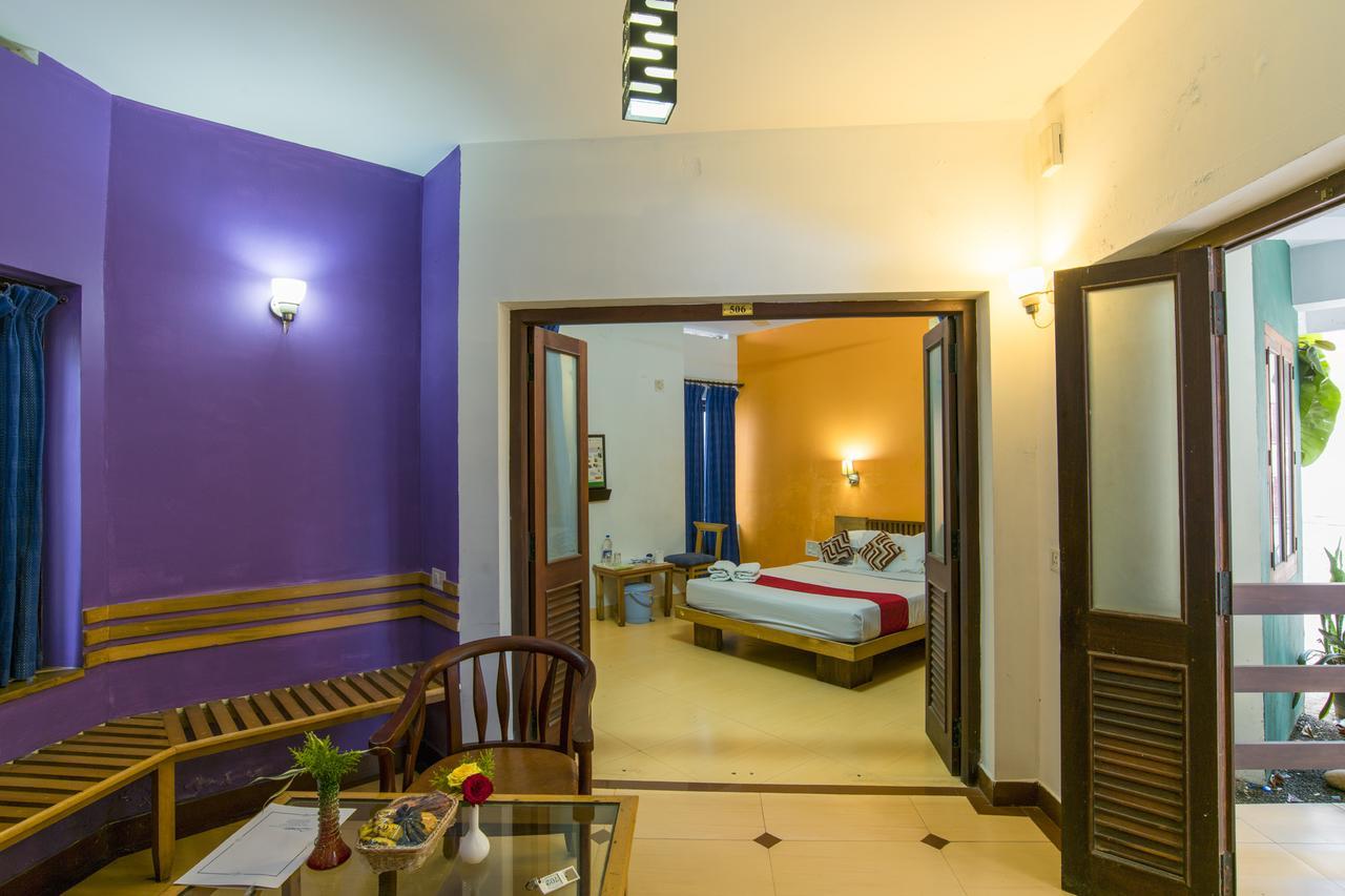 Hotel Haritagiri à Kalpatta Extérieur photo
