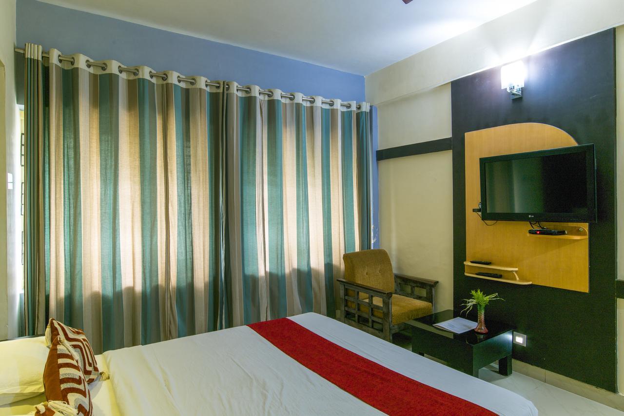 Hotel Haritagiri à Kalpatta Extérieur photo