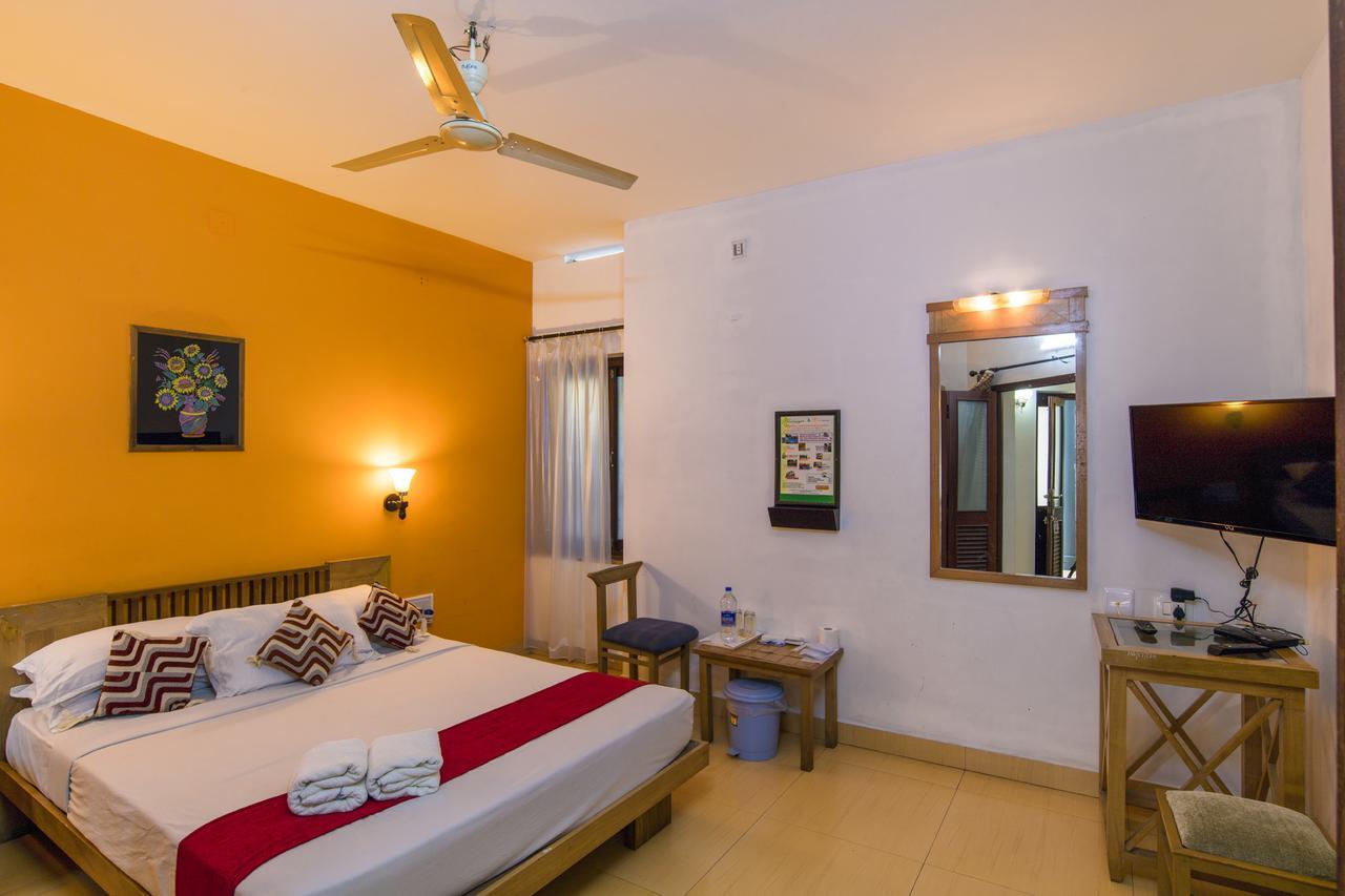 Hotel Haritagiri à Kalpatta Extérieur photo