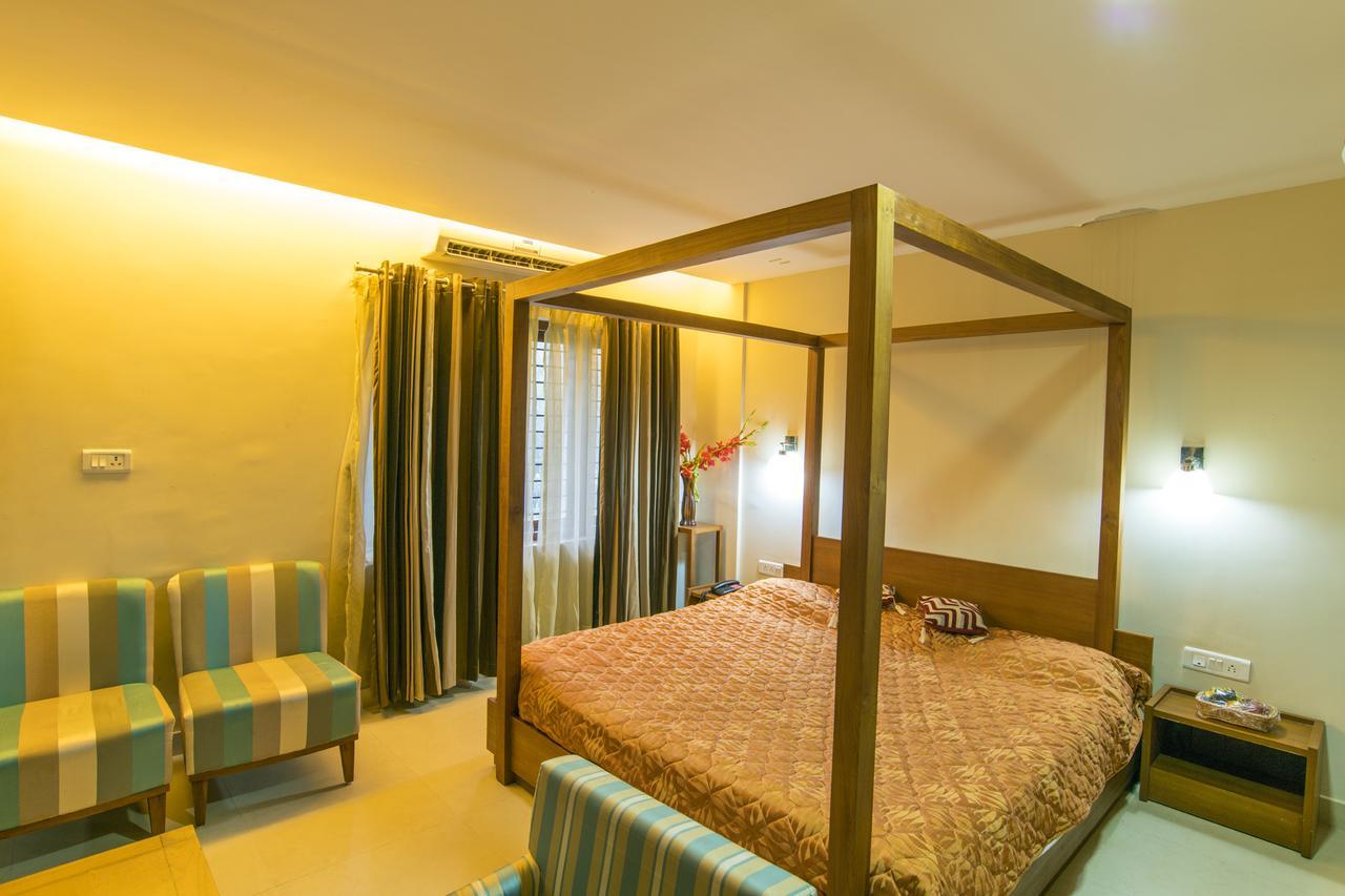 Hotel Haritagiri à Kalpatta Extérieur photo