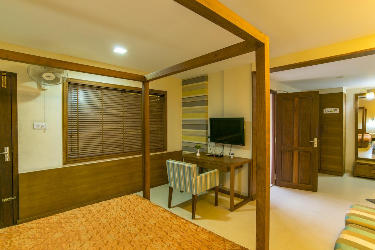 Hotel Haritagiri à Kalpatta Extérieur photo