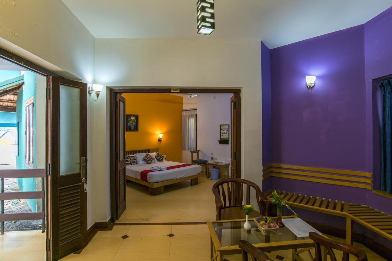 Hotel Haritagiri à Kalpatta Extérieur photo