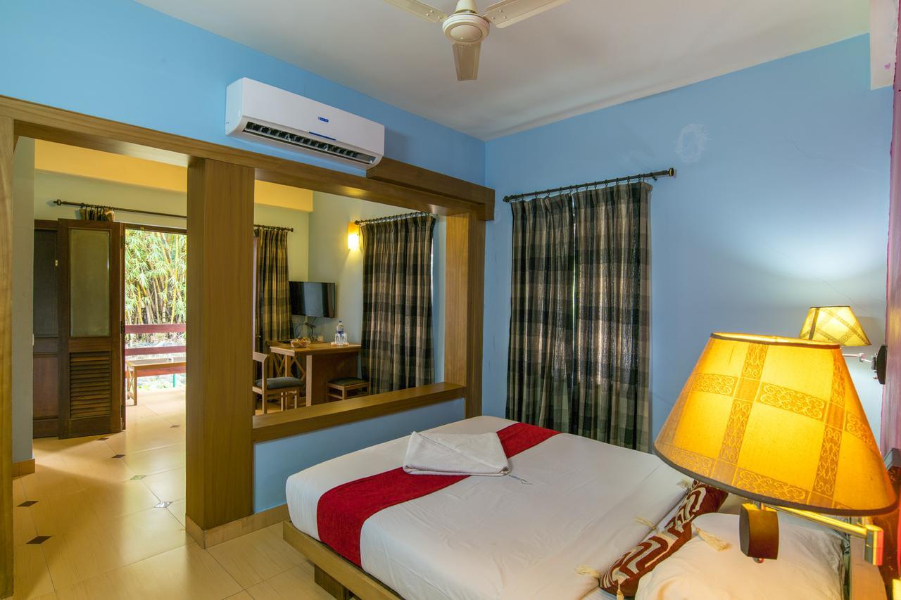 Hotel Haritagiri à Kalpatta Extérieur photo